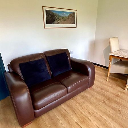 Kilcoy Chalets Мьюир-оф-Орд Экстерьер фото