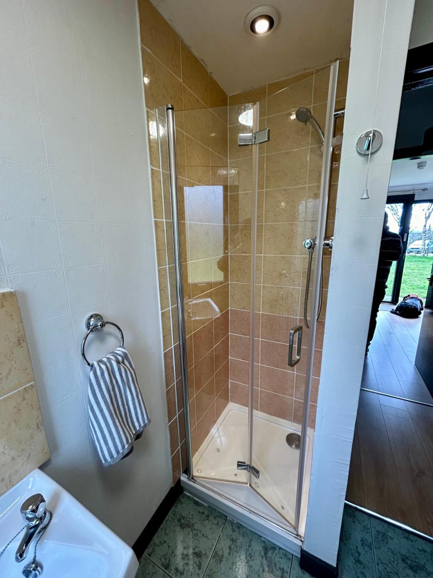 Kilcoy Chalets Мьюир-оф-Орд Экстерьер фото
